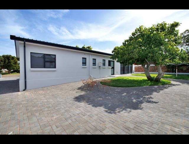 4 BEDROOM HOUSE FOR SALE IN STILBAAI-WES